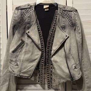 L.A. idol Women's Gray Studded Moto Jean Jacket. Size XL